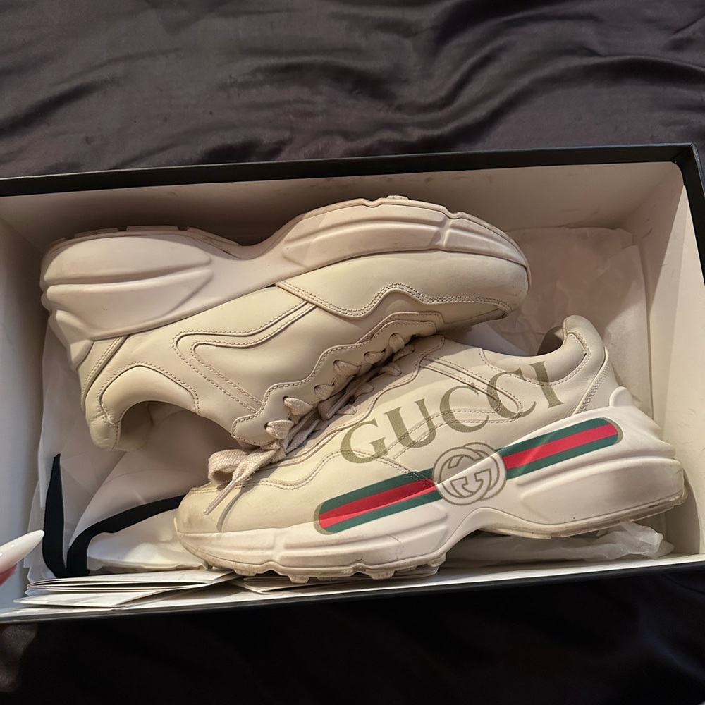 Gucci Sneakers with striped logo